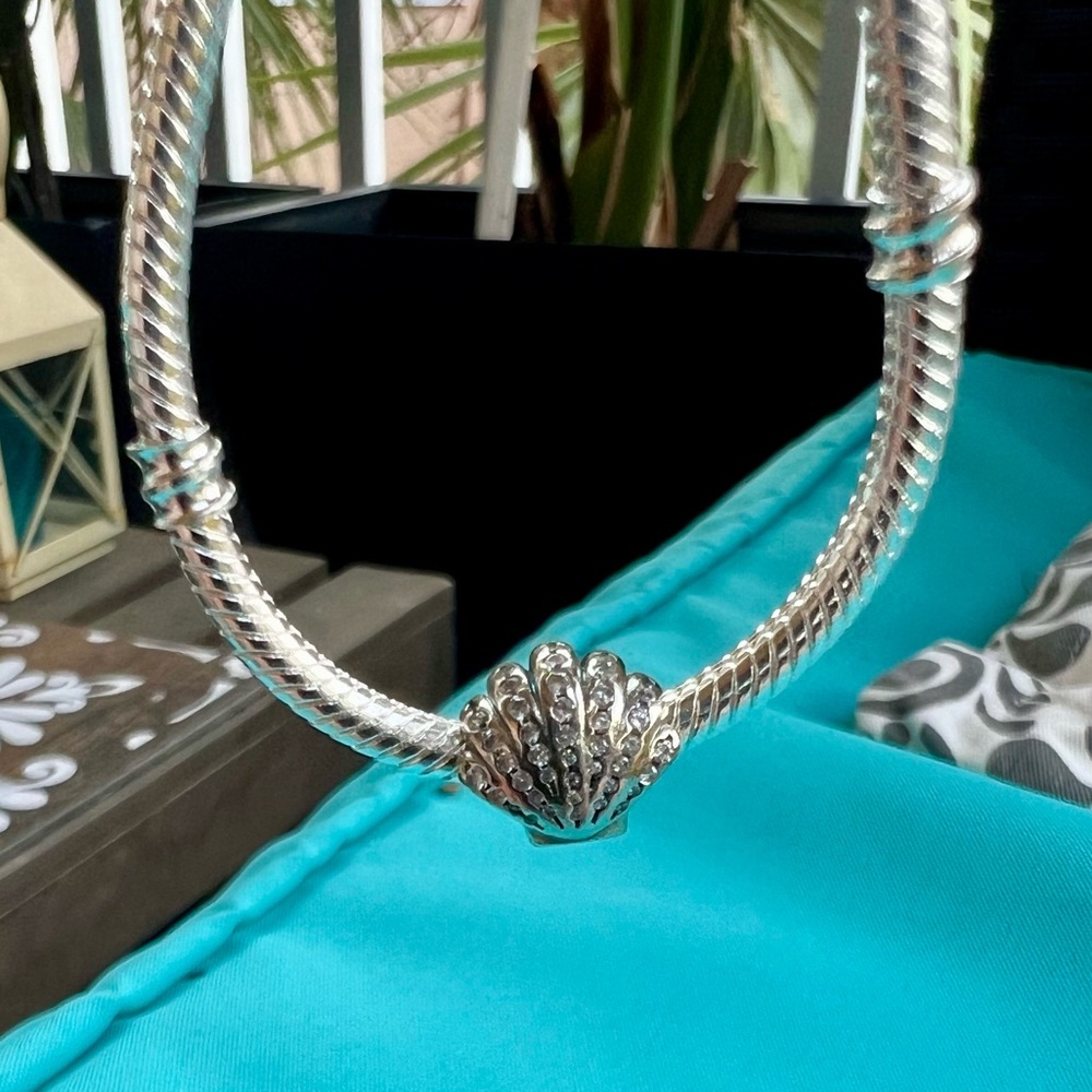 Seashell Charm - Picture 11 of 12